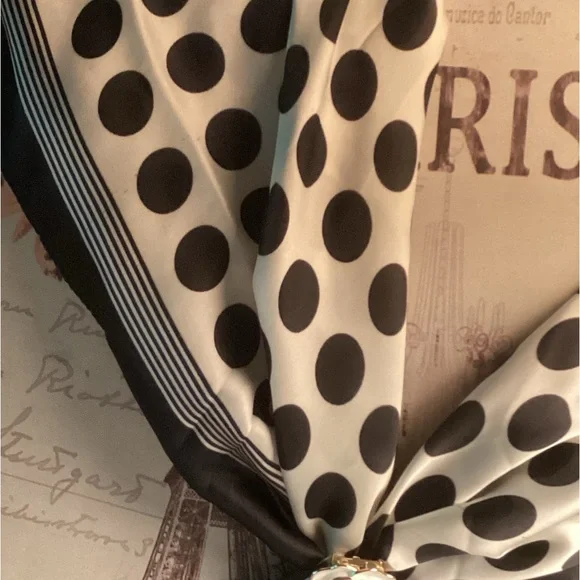 NEW SCARVES POLKA DOTS DESING. - Picture 7 of 8